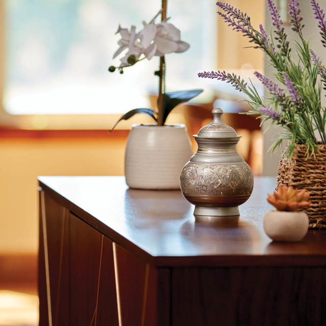 Silver Engraved Urn, 25 Cubic Inches