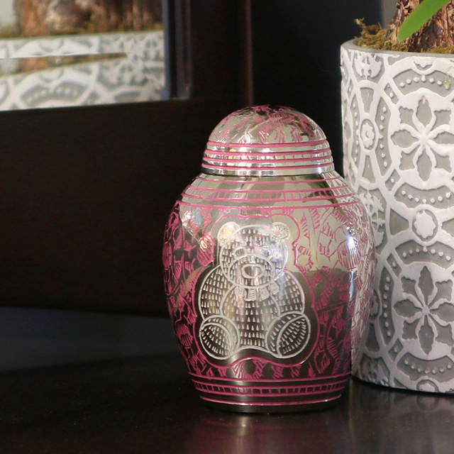 Teddy Bear Pink, Petite Urn
