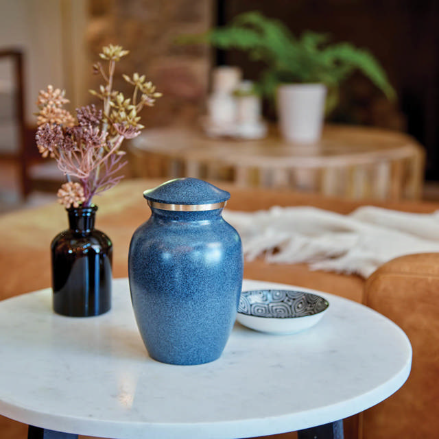 MAUS Granite, Small Urn