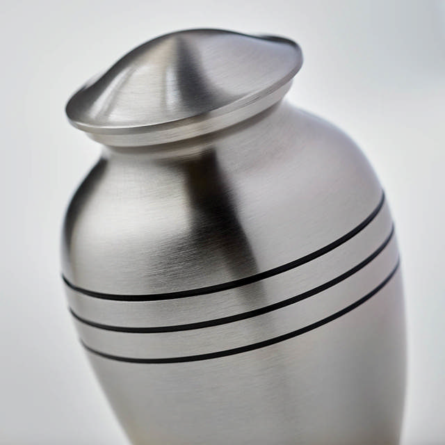Classic Pewter, Extra Small Urn