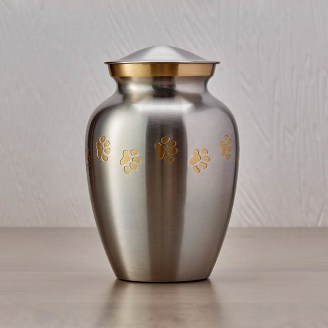 Classic Paw Pewter, Small Urn