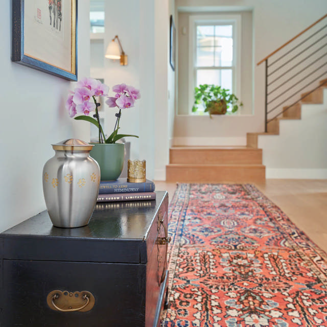 Classic Paw Pewter, Extra Small Urn