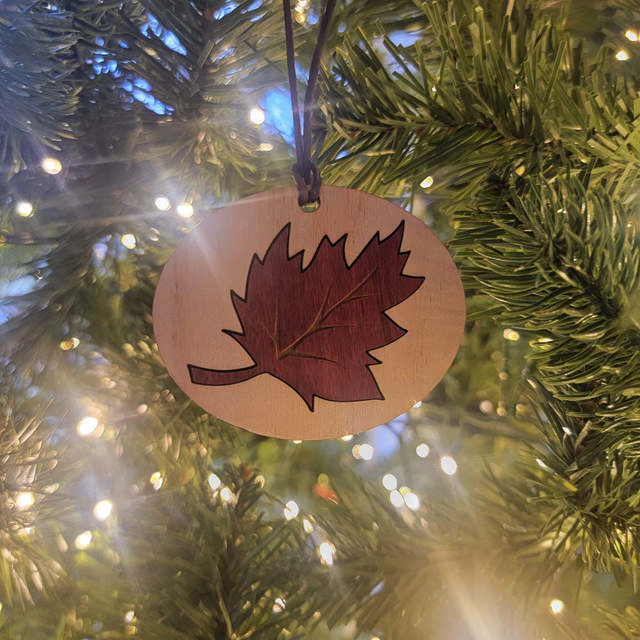 Woodland Pendant Leaf