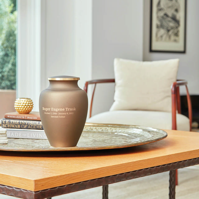 Aria® Wheat, Full Size Urn