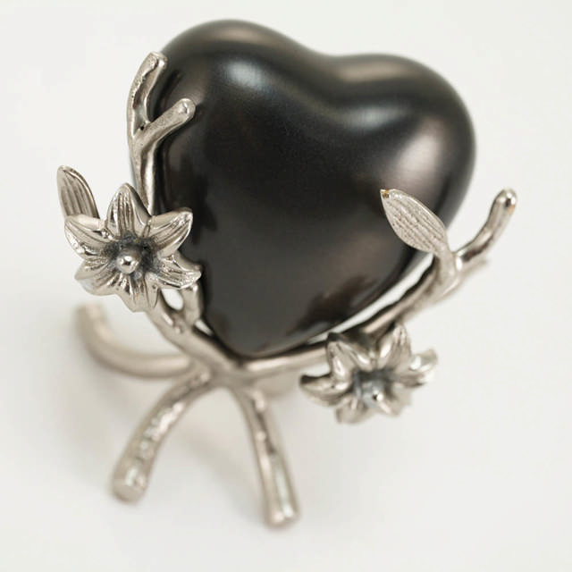 Windsong™ Lily Heart Stand Pewter