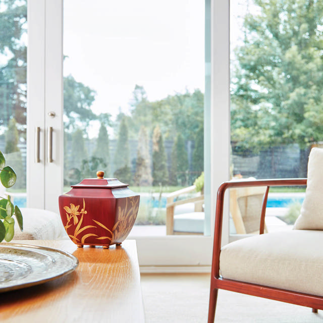 Orchid Burgundy, Full Size Urn