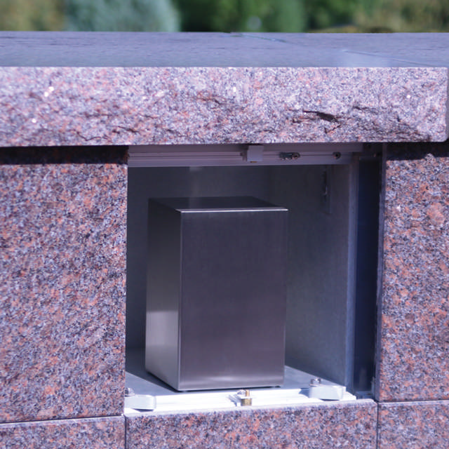 Beaumont Box Pewter, Full Size Urn